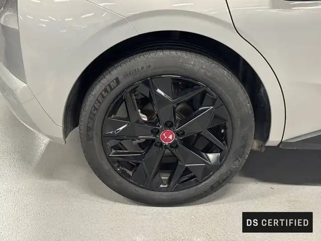 DS Automobiles DS 4 view 11