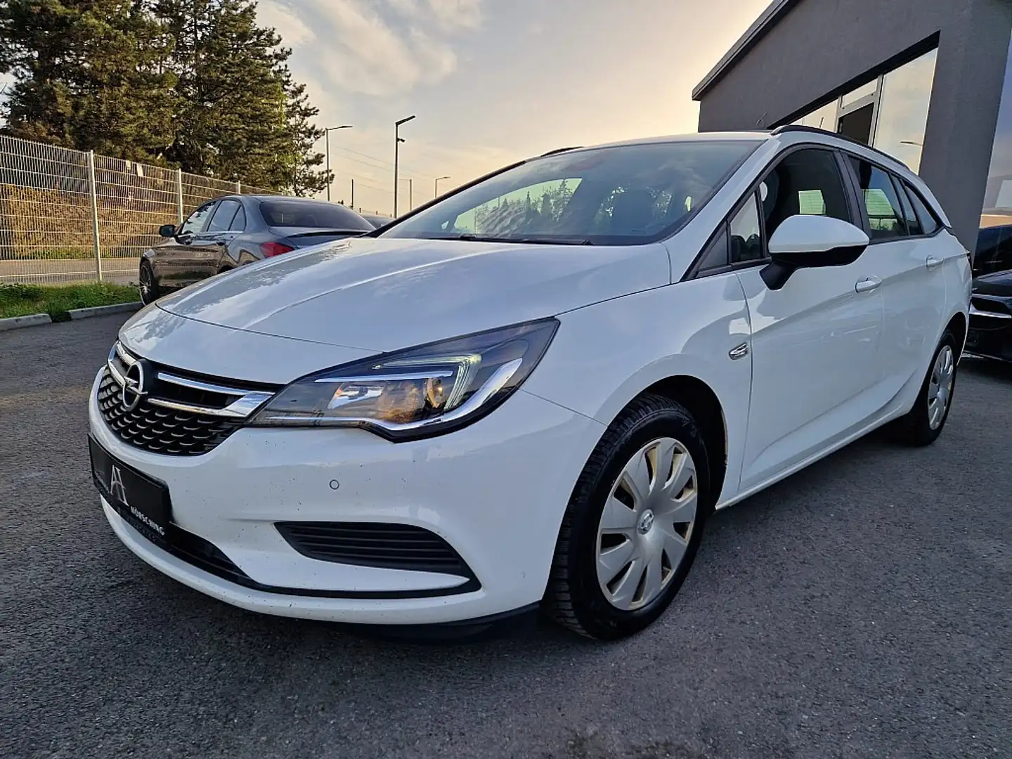 Opel Astra ST 1,6 CDTI ECOTEC Edition S/S Wit - 2