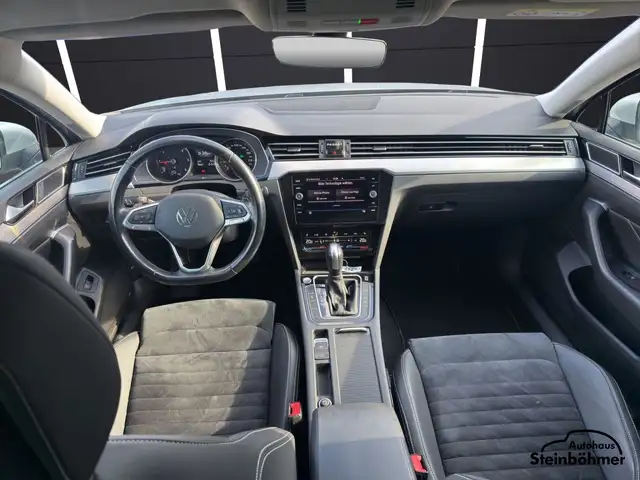 Volkswagen Passat view 21