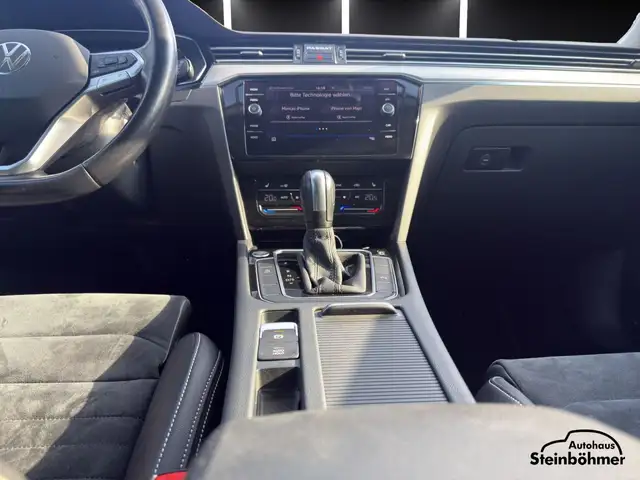 Volkswagen Passat view 22