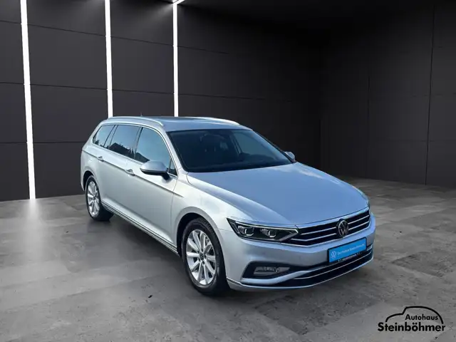 Volkswagen Passat view 10
