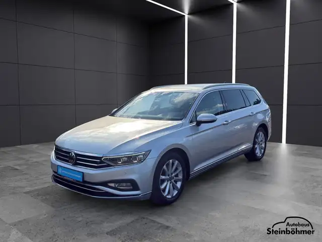 Volkswagen Passat view 2