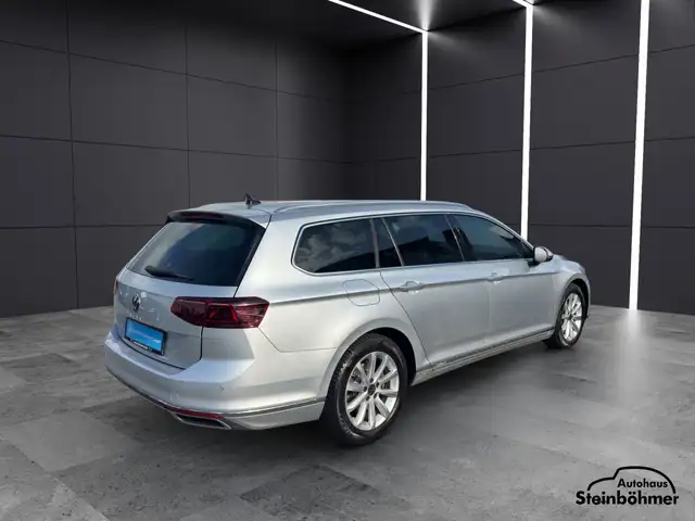 Volkswagen Passat view 7