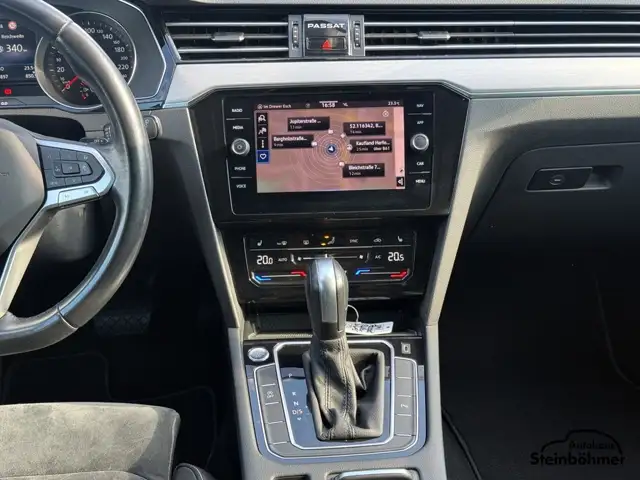 Volkswagen Passat view 23
