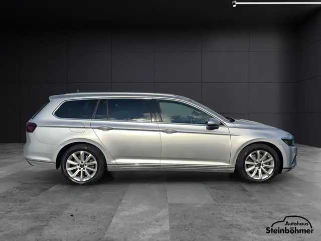 Volkswagen Passat view 9