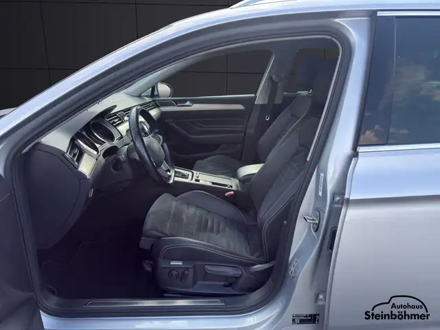 Volkswagen Passat view 17