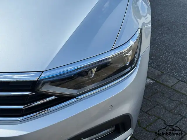 Volkswagen Passat view 12