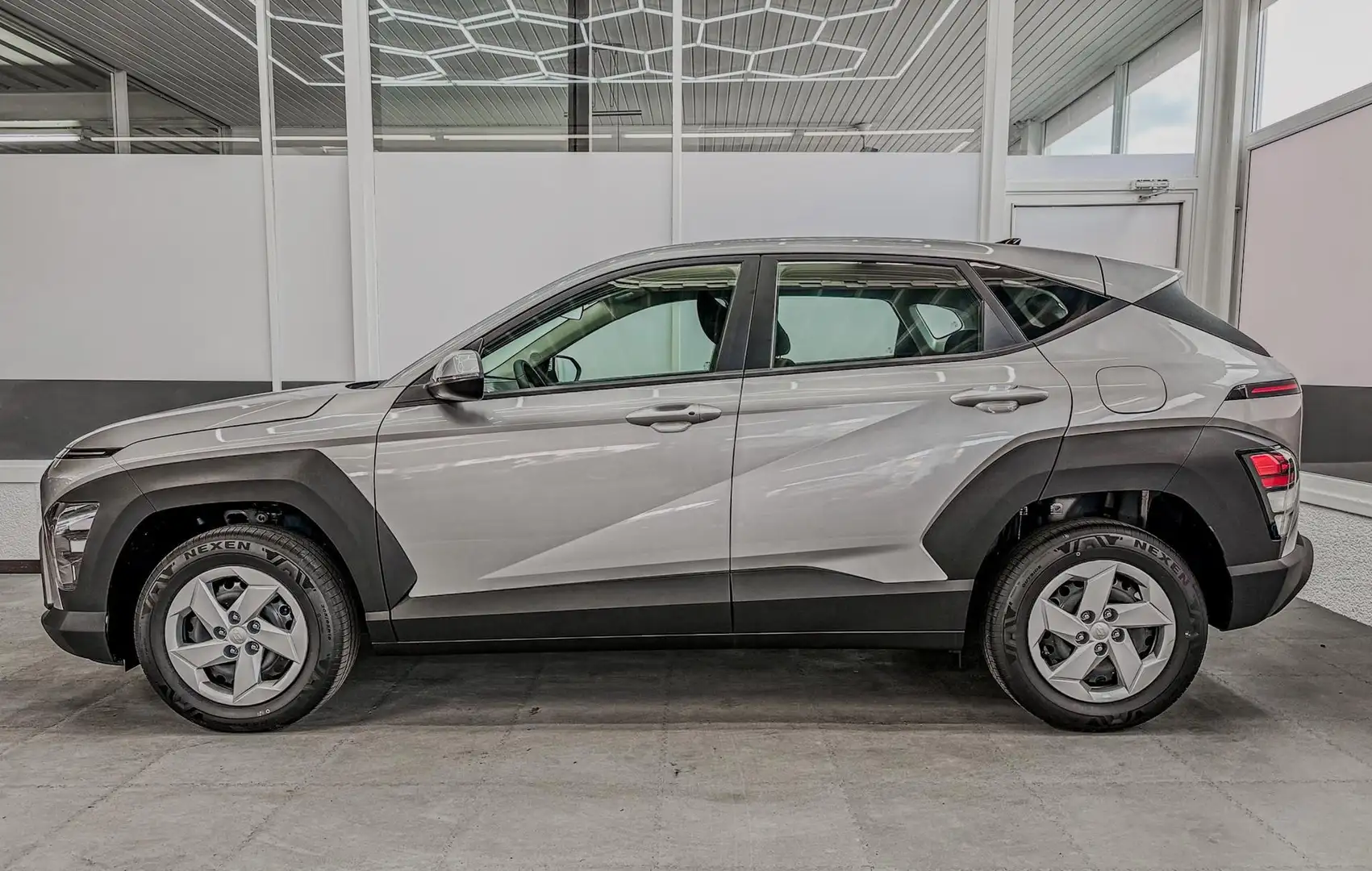 Hyundai KONA STYLE PLUS DCT SHZ ACC NAVI RFK PDC 1.6 T-GDi D... Silber - 2