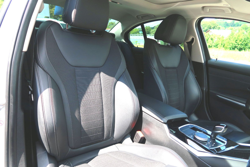 BMW 330 iA"SportLine"Schiebed"18"LiveCockp"Navi"1HdSh — photo 11
