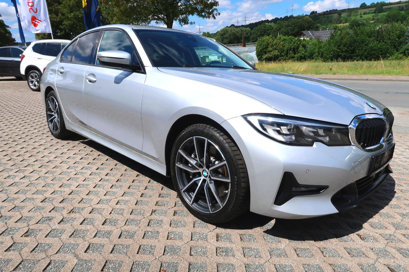 BMW 330 iA"SportLine"Schiebed"18"LiveCockp"Navi"1HdSh — photo 5
