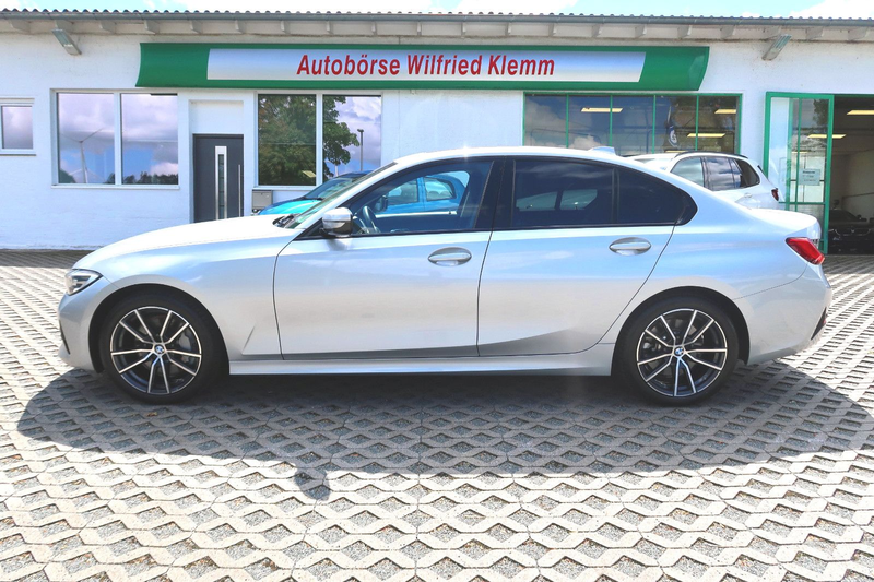 BMW 330 iA"SportLine"Schiebed"18"LiveCockp"Navi"1HdSh