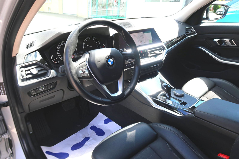 BMW 330 iA"SportLine"Schiebed"18"LiveCockp"Navi"1HdSh — photo 10