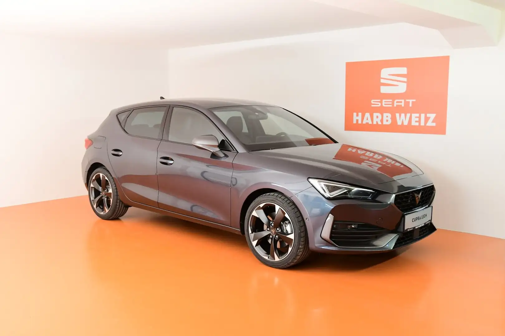 CUPRA Leon 1.5 TSI 150 PS ACT Grau - 2