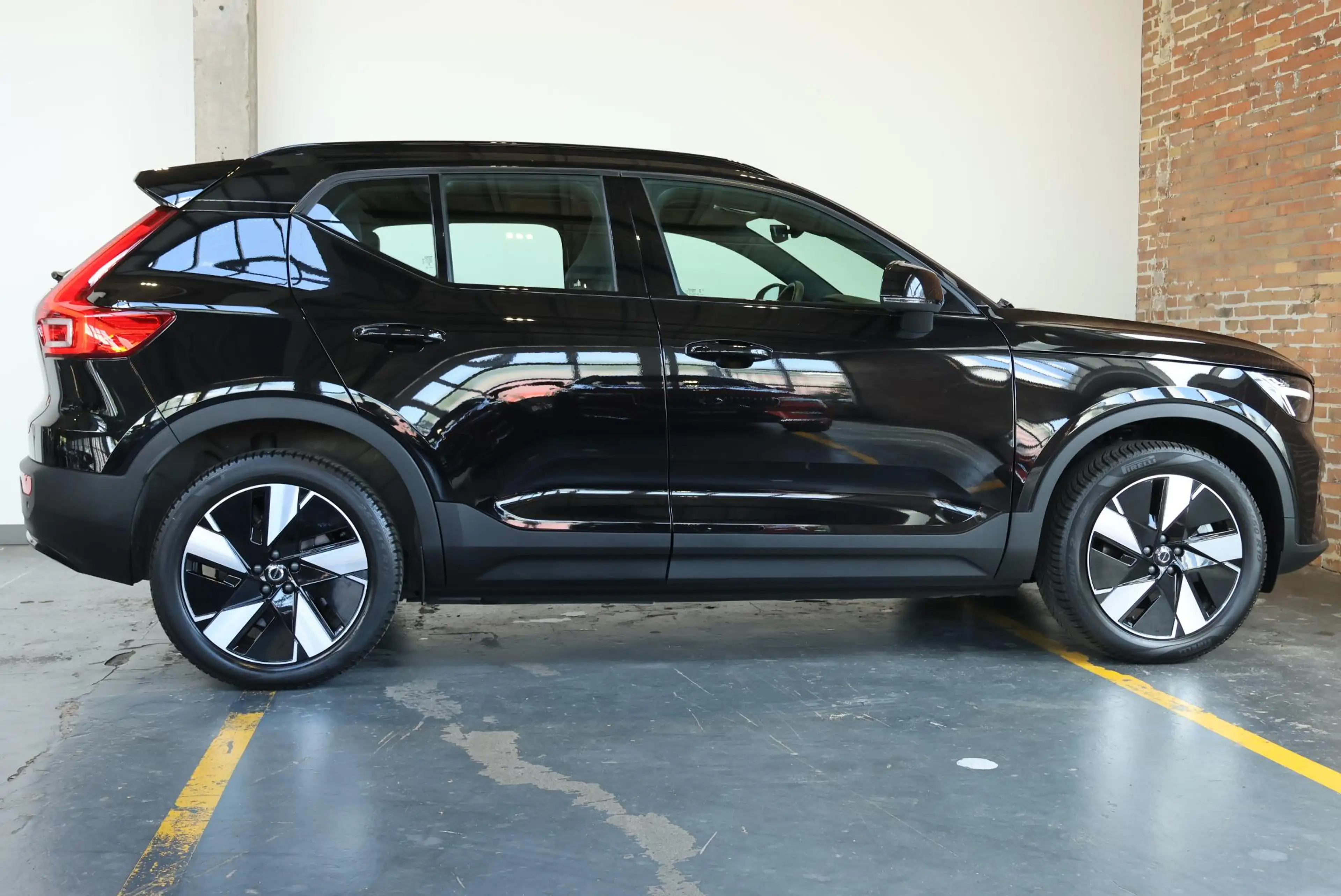 Volvo EX40 Single Motor Extended Range Plus 82 kWh | Trekhaak — photo 4