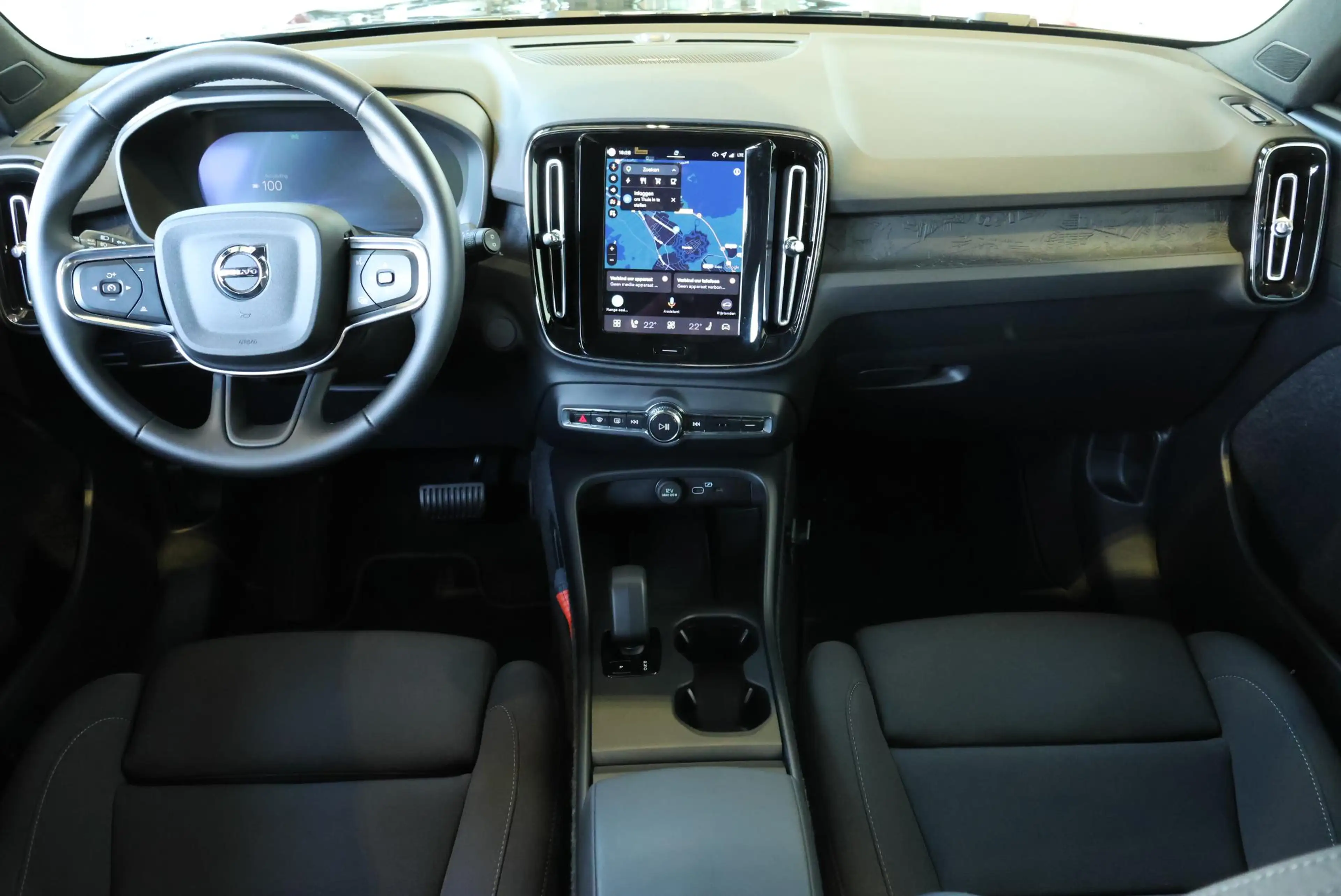 Volvo EX40 Single Motor Extended Range Plus 82 kWh | Trekhaak — photo 10