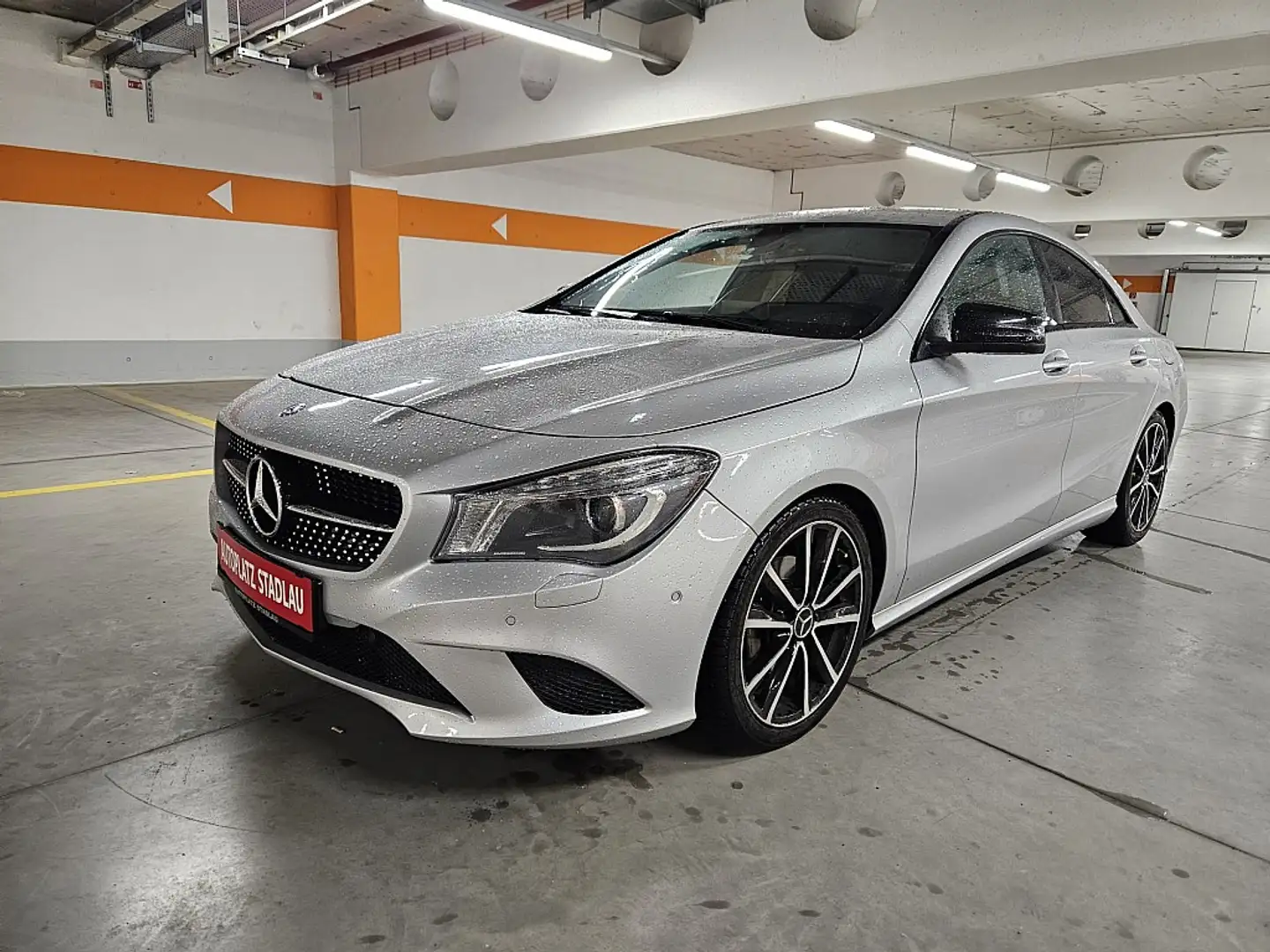 Mercedes-Benz CLA 180 Aut. Silber - 1