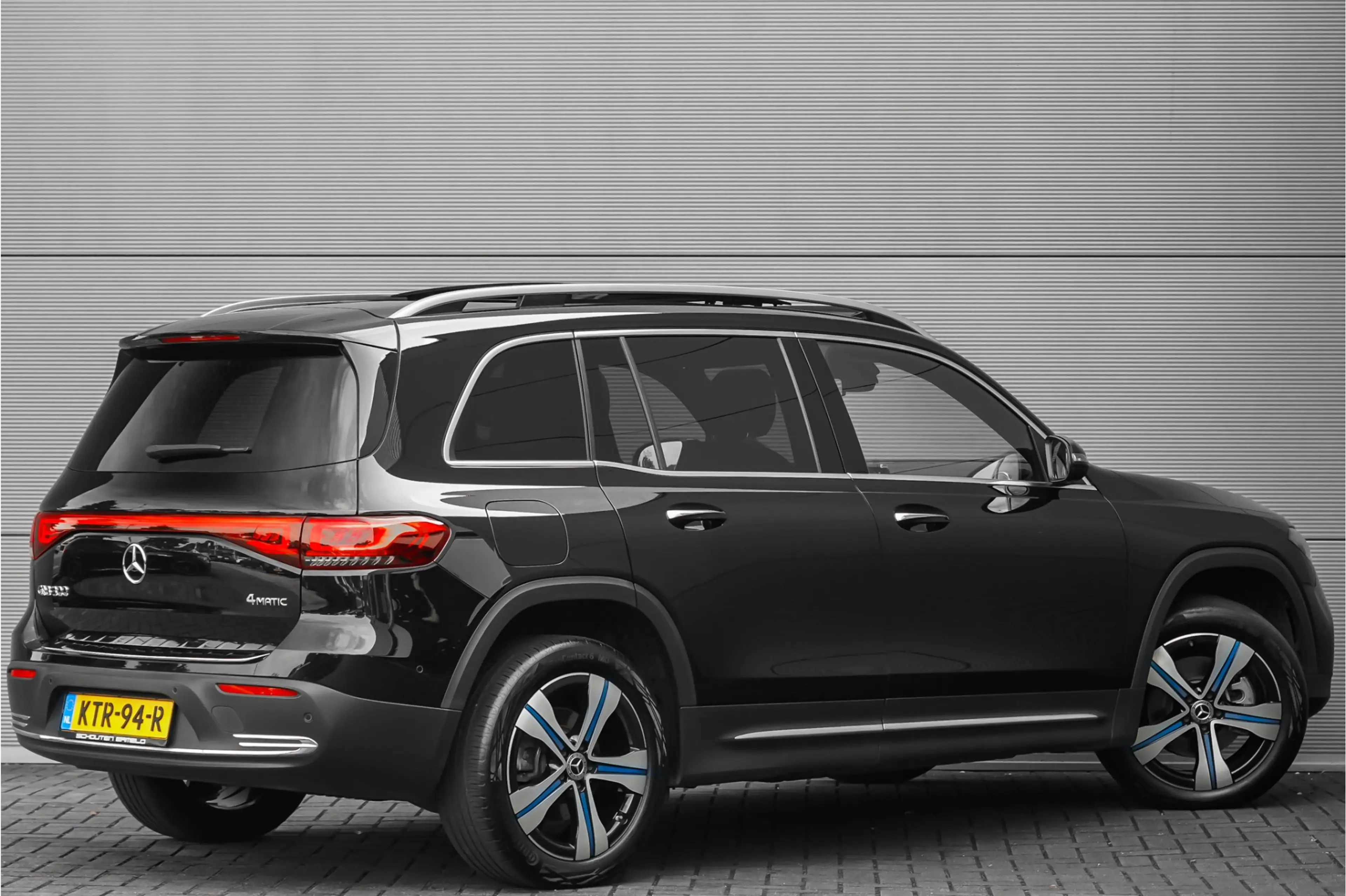 Mercedes-Benz EQB 300 4MATIC 67 kWh Pano Distronic Plus Multi Contoursto — photo 14