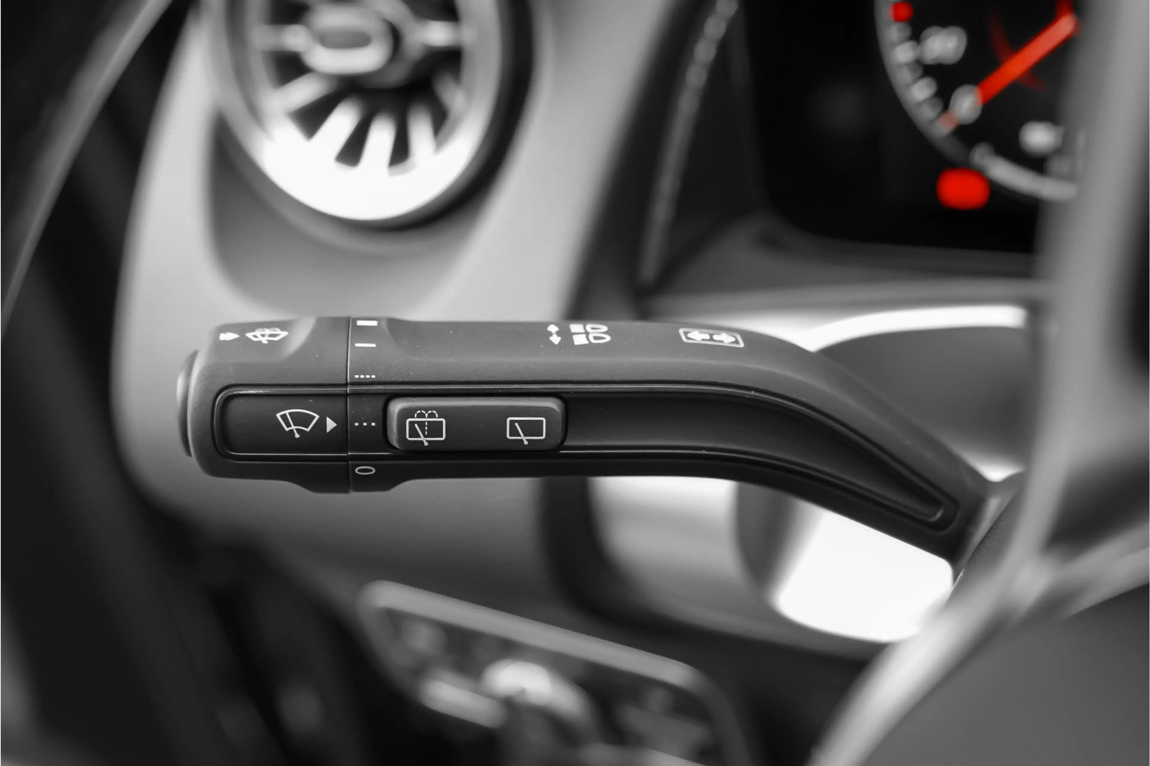 Mercedes-Benz EQB 300 4MATIC 67 kWh Pano Distronic Plus Multi Contoursto — photo 41