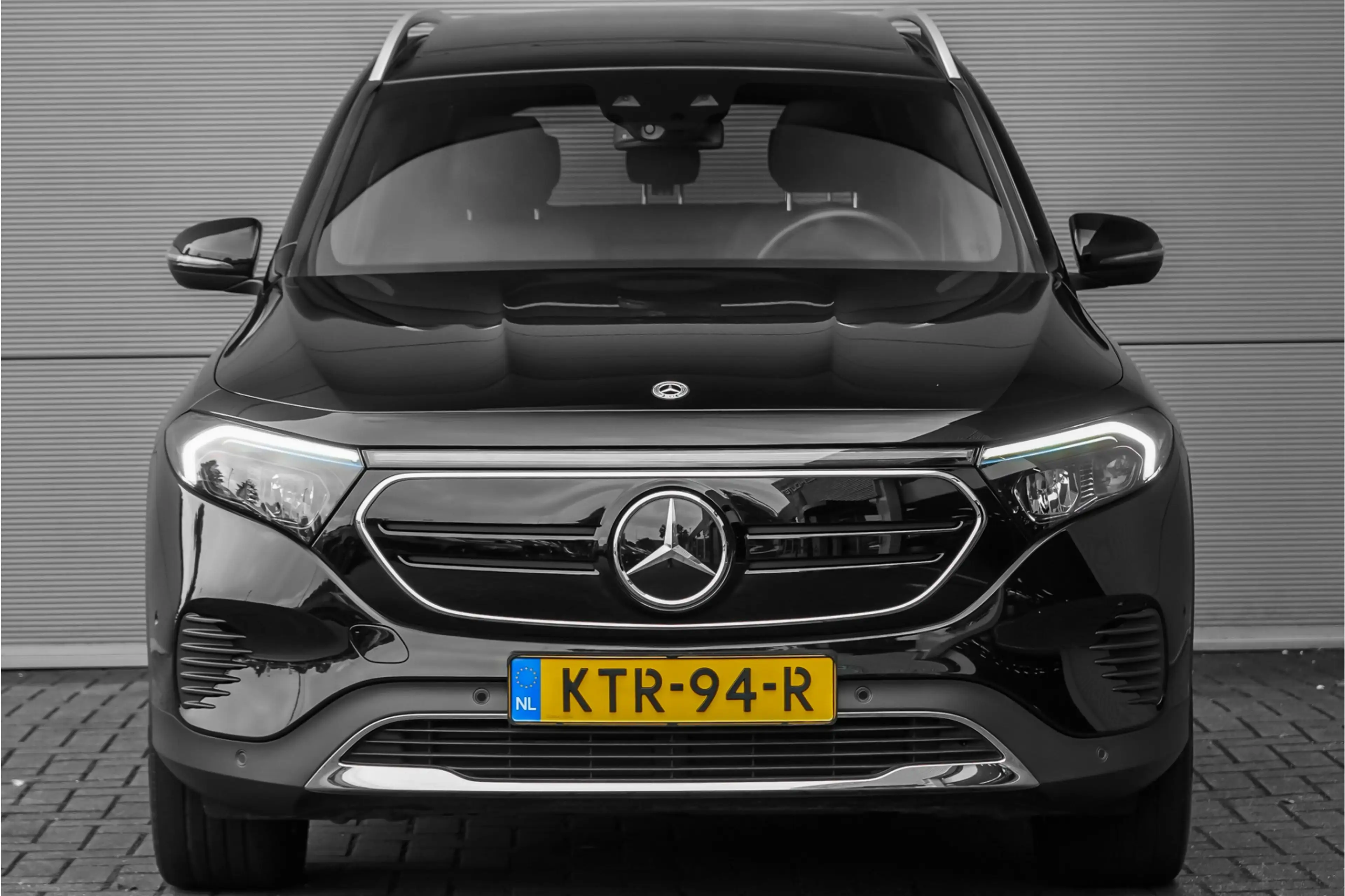 Mercedes-Benz EQB 300 4MATIC 67 kWh Pano Distronic Plus Multi Contoursto — photo 15