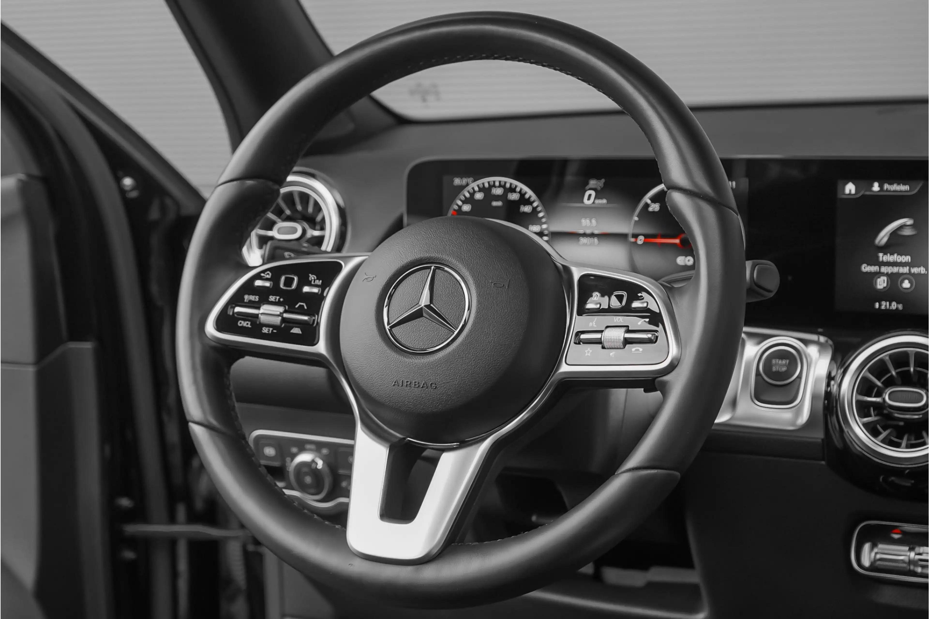 Mercedes-Benz EQB 300 4MATIC 67 kWh Pano Distronic Plus Multi Contoursto — photo 22