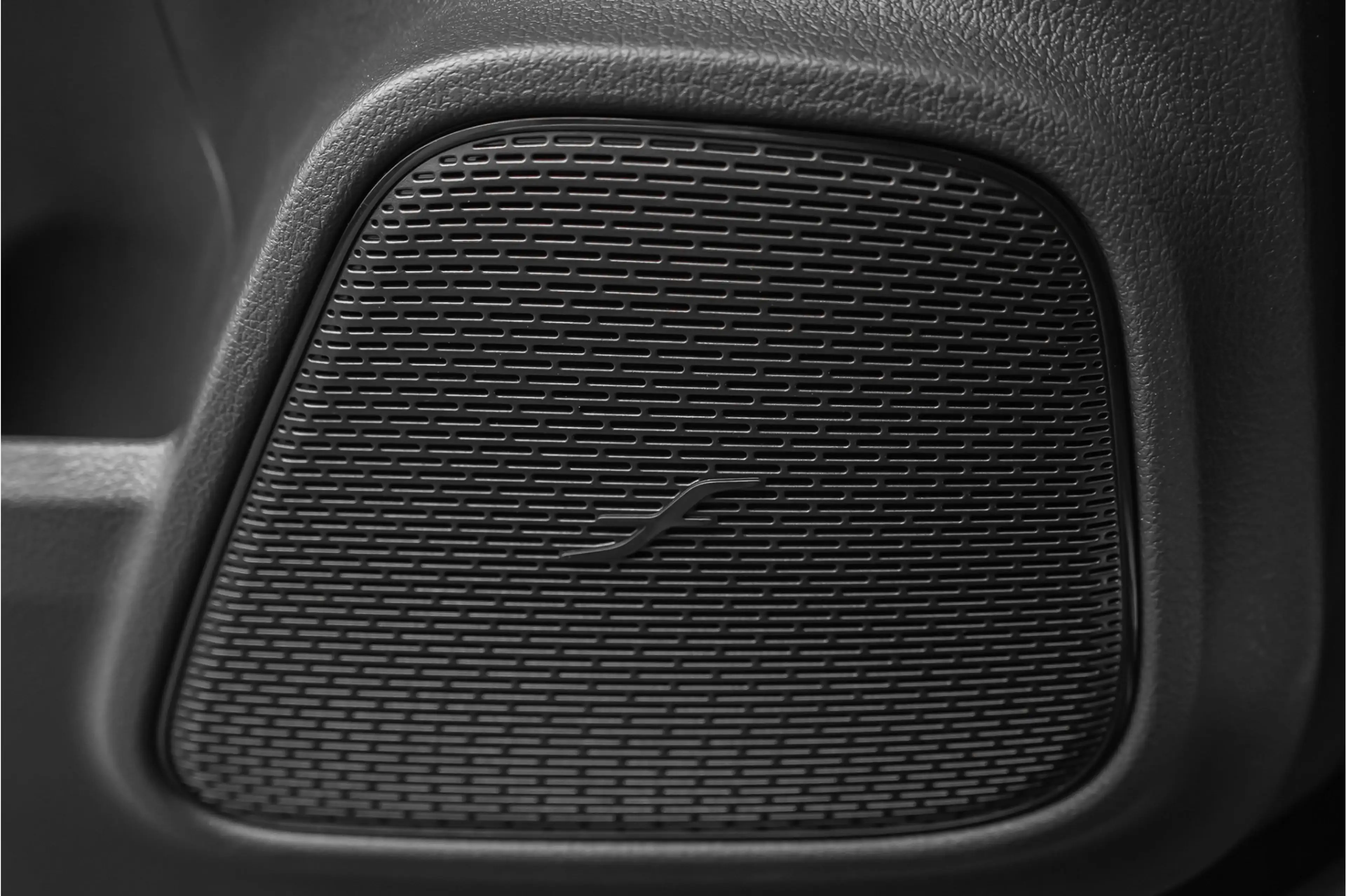 Mercedes-Benz EQB 300 4MATIC 67 kWh Pano Distronic Plus Multi Contoursto — photo 26