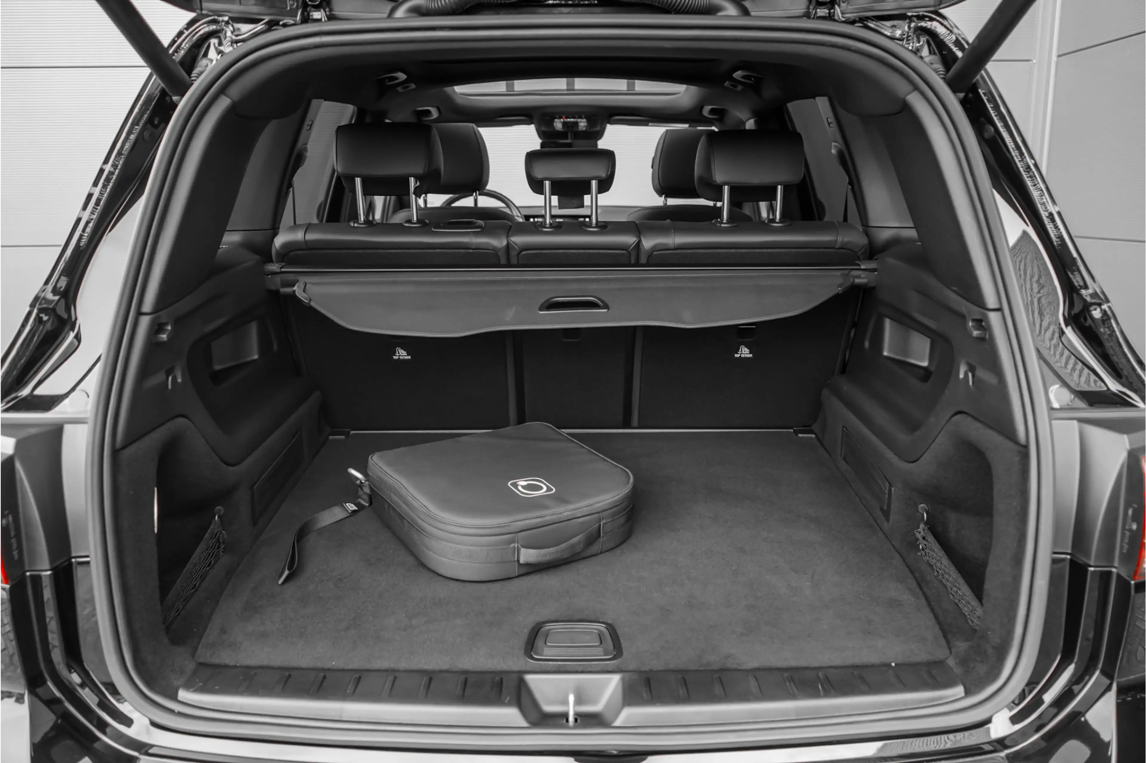 Mercedes-Benz EQB 300 4MATIC 67 kWh Pano Distronic Plus Multi Contoursto — photo 7