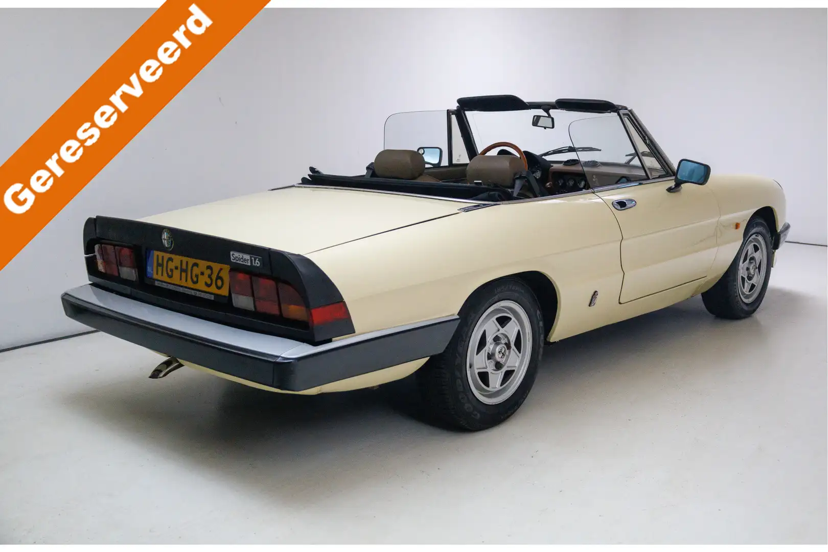 Alfa Romeo Spider 1.6 Cabrio | Nieuwe Softtop dak (zwart) Serie 3 Бежевий - 2
