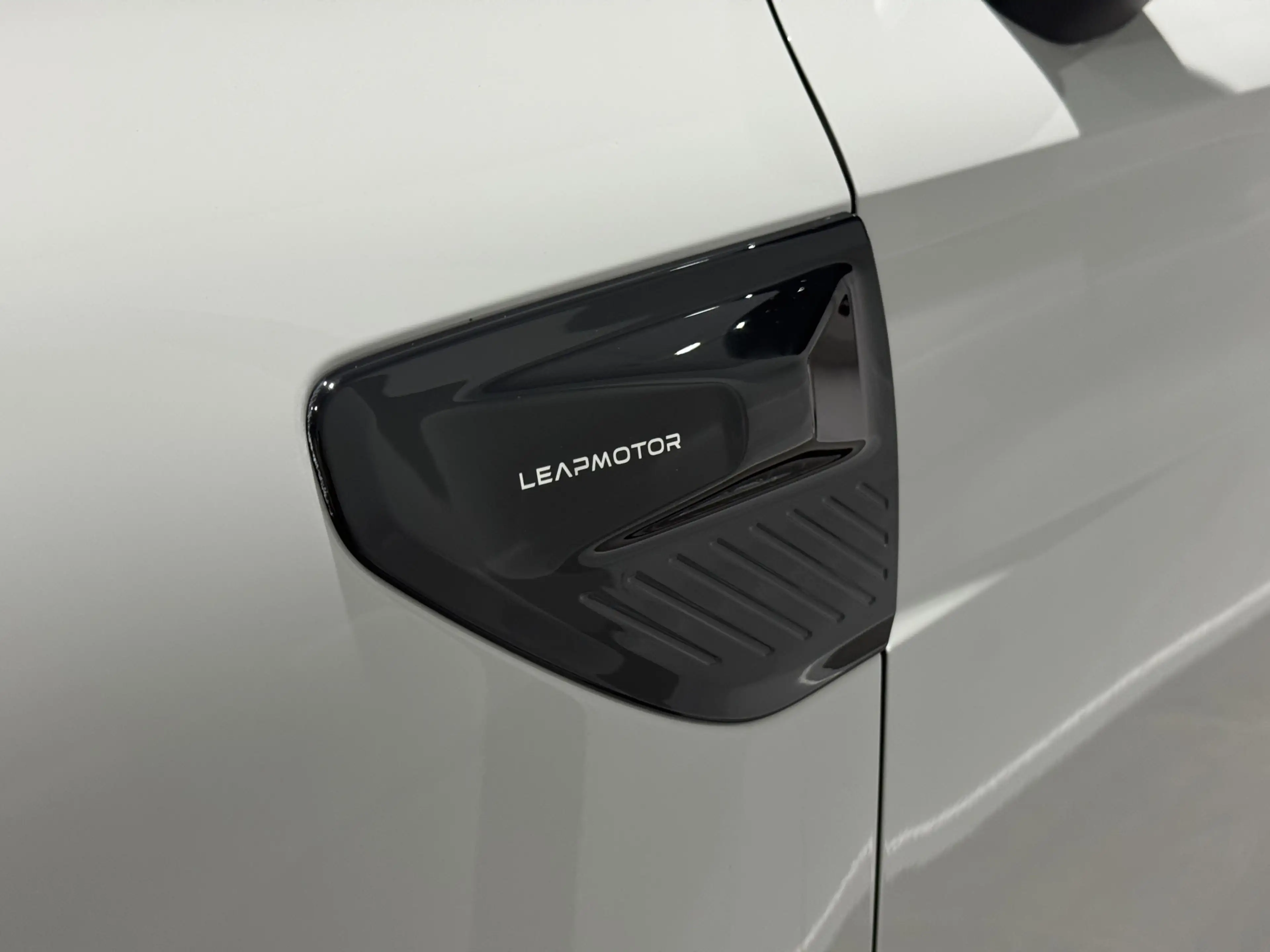 Leapmotor B10 Life Hybrid EV 18.8 kWh — photo 13