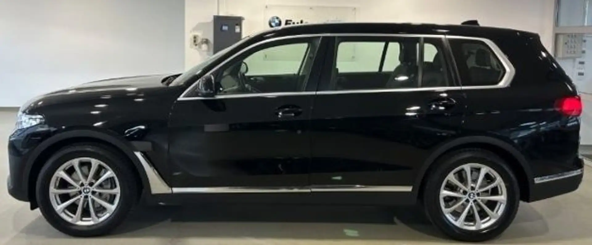 BMW X7 xDrive 40d / Pelle/Navi/Tetto 340CV Schwarz - 2
