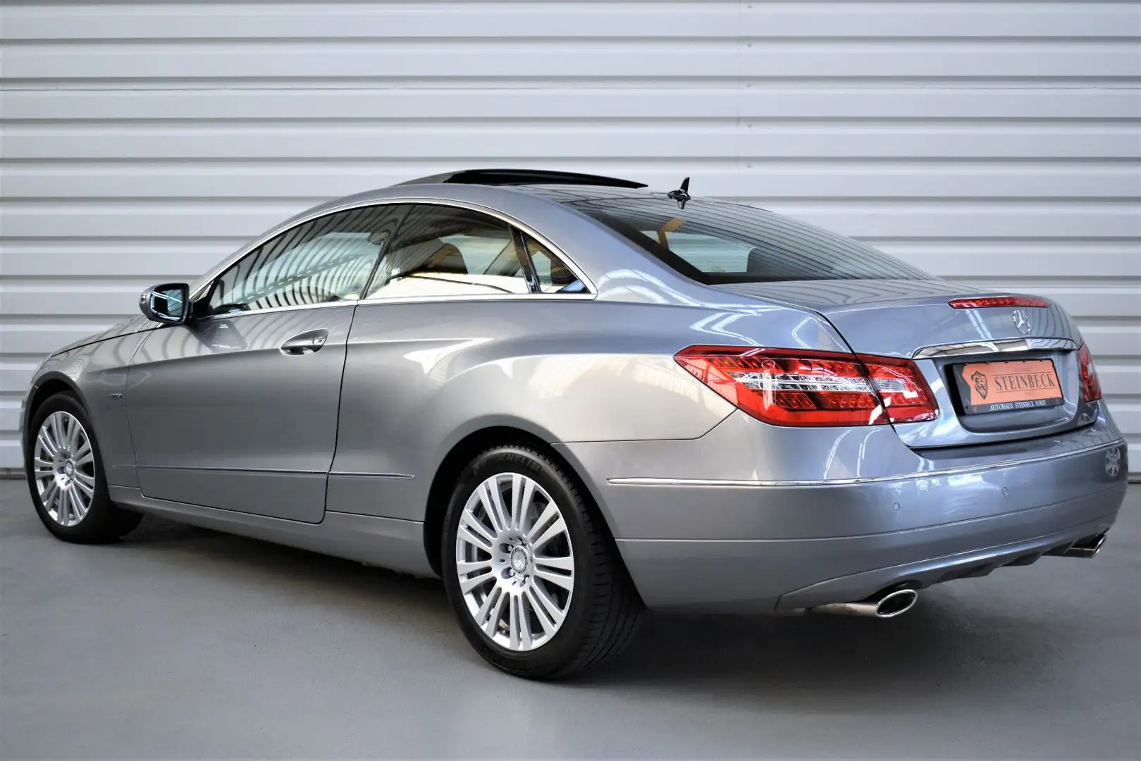 Mercedes-Benz E 350 E350 CDI Elegance+Bi-Xenon+Tempomat+Navi+Pano Ezüst - 2