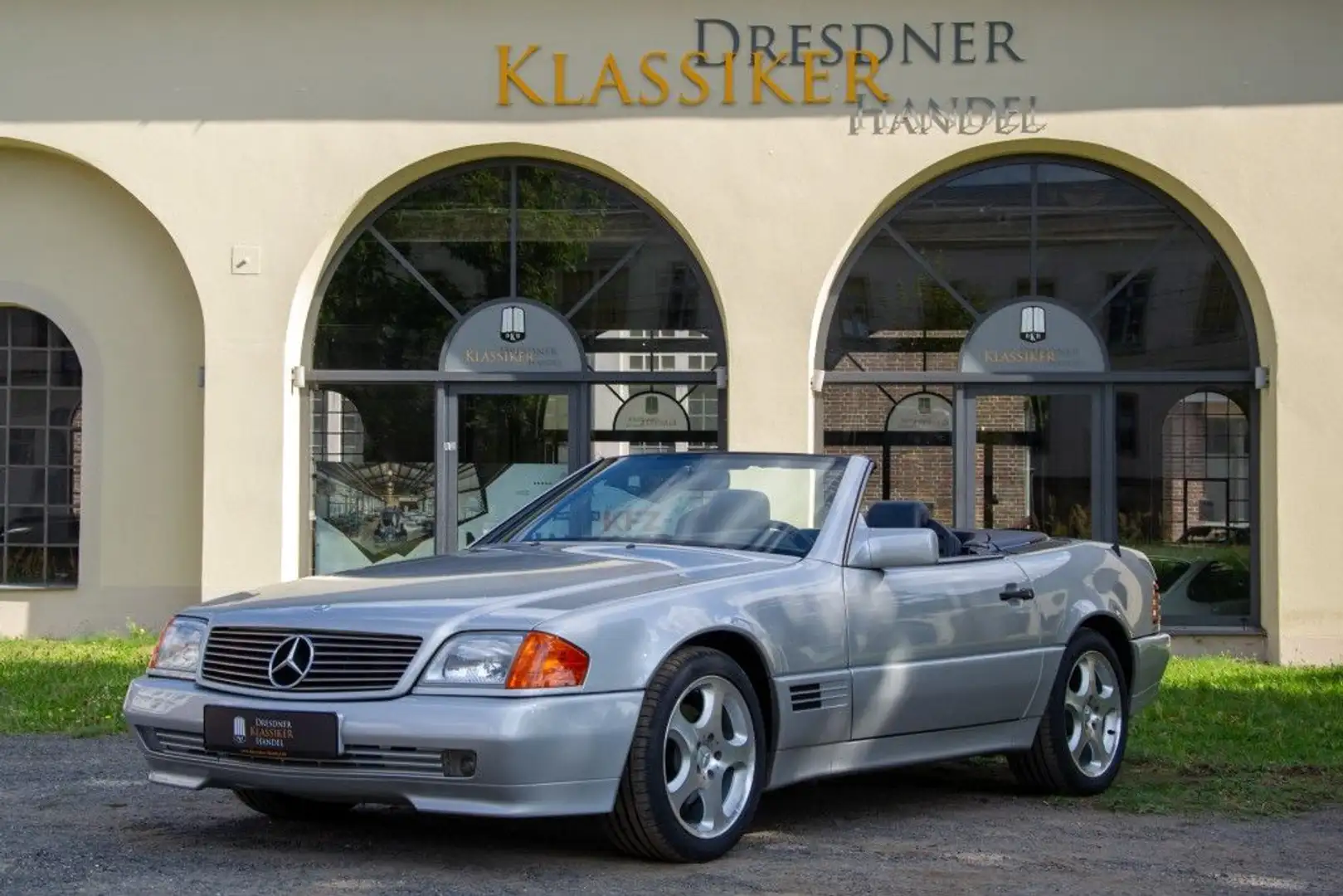 Mercedes-Benz SL 300 deutsches Fahrzeug, Scheckheftgepflegt Silber - 1