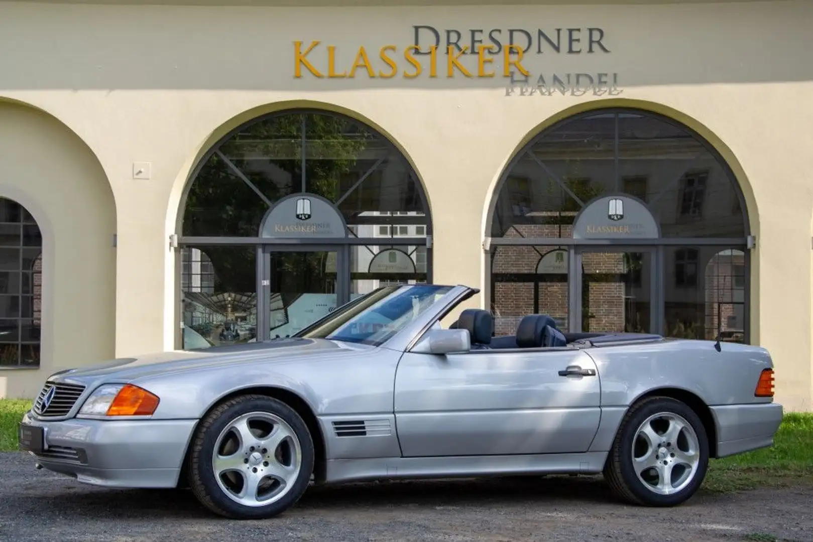 Mercedes-Benz SL 300 deutsches Fahrzeug, Scheckheftgepflegt Silber - 2