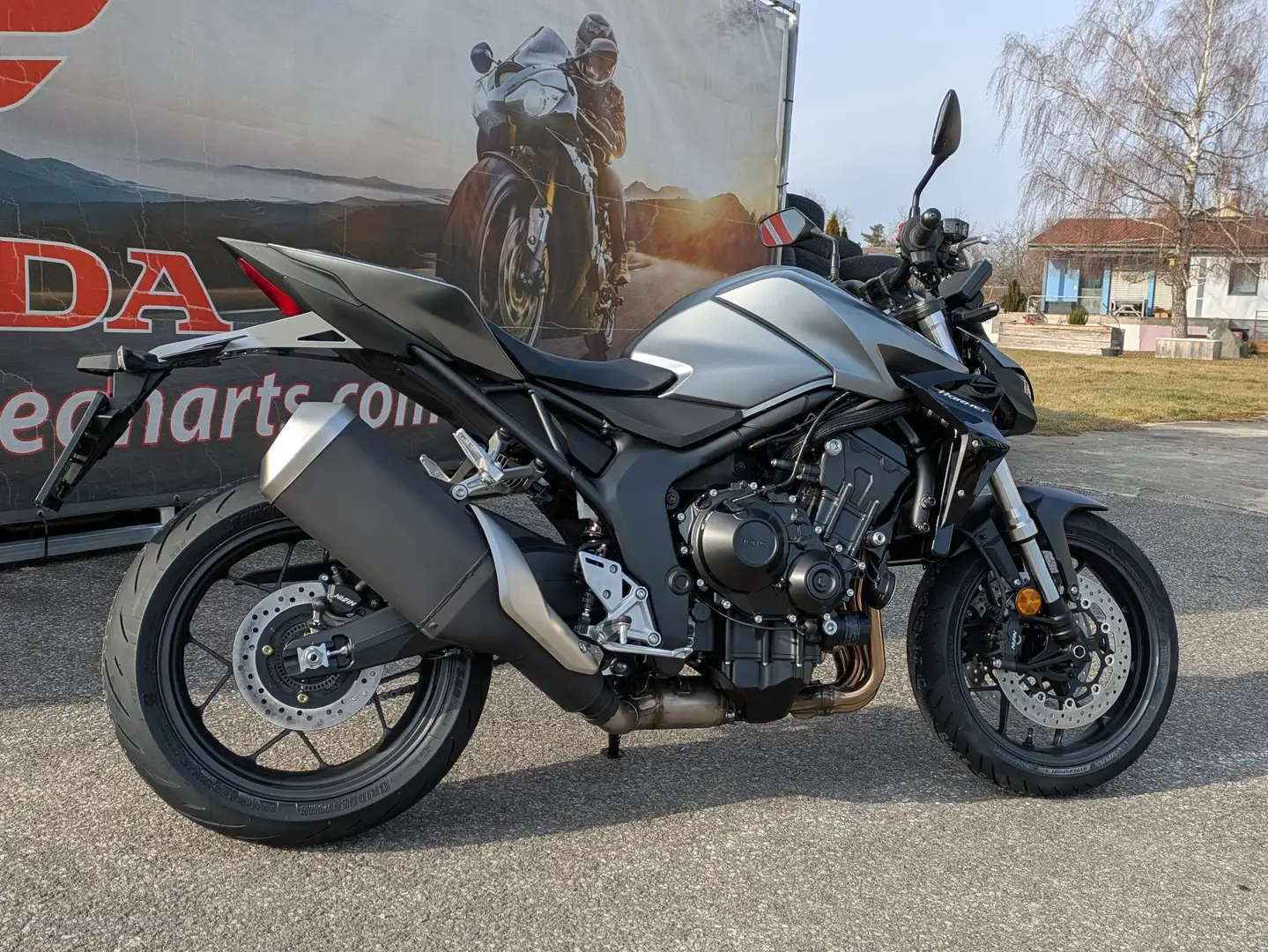 Honda CB 1000 Hornet Stříbrná - 2