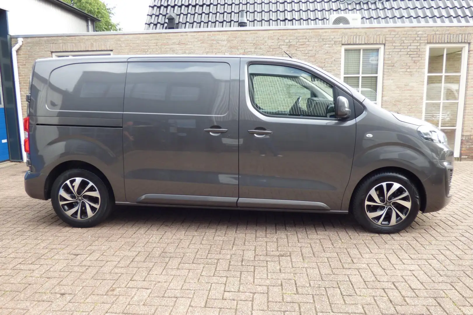 Citroen Jumpy 1.5 BlueHDI 120 M Driver Gris - 2