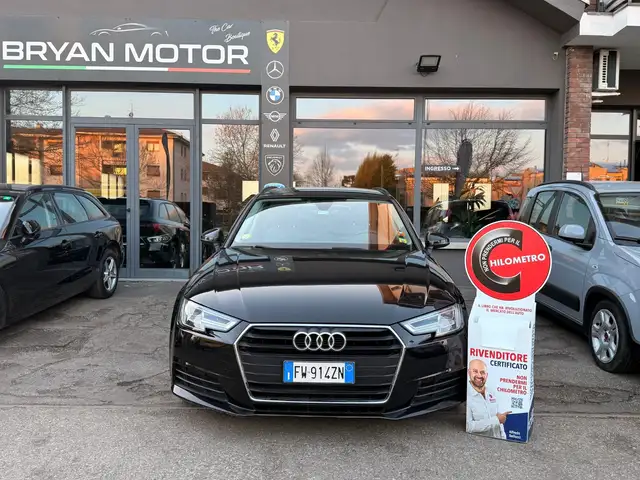 Audi A4 view 9