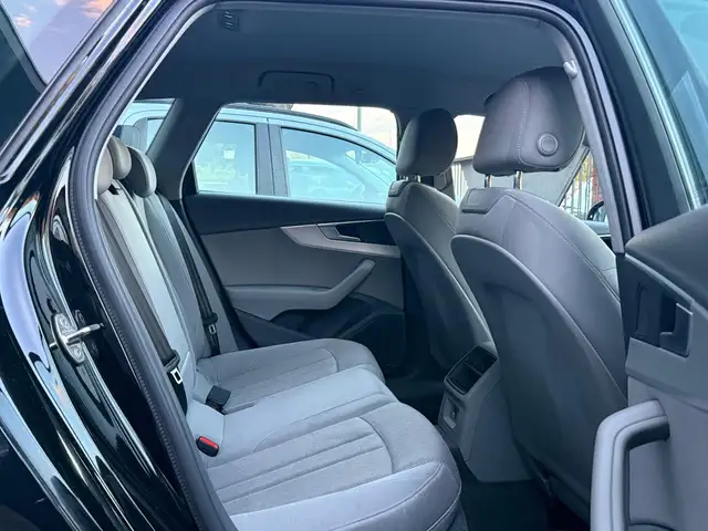 Audi A4 view 12