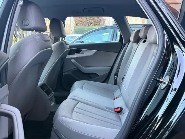 Audi A4 view 8