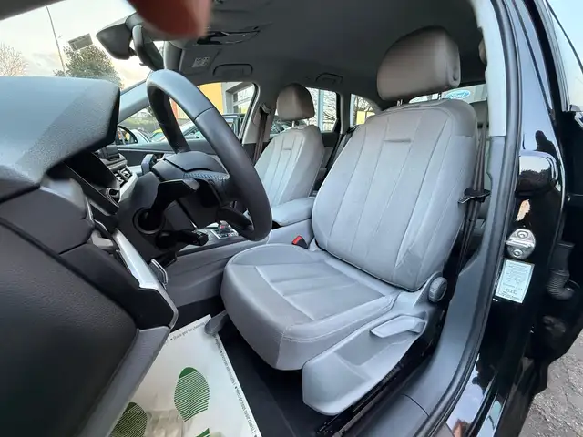 Audi A4 view 6