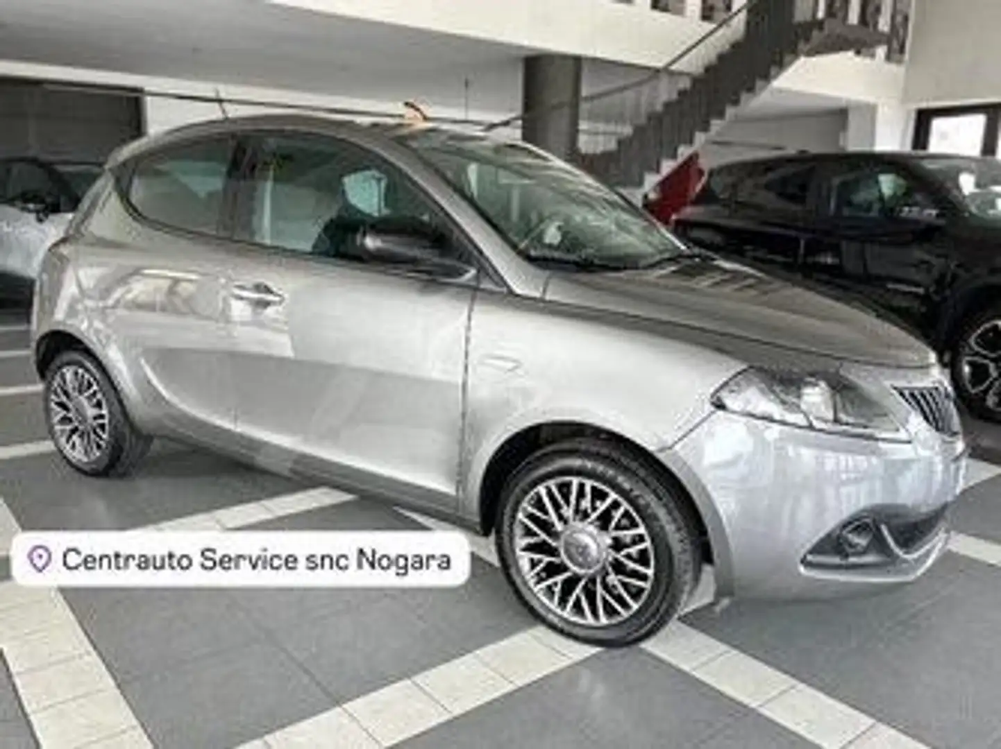 Lancia Ypsilon 1.0 firefly hybrid Gold Plus s Grigio - 2