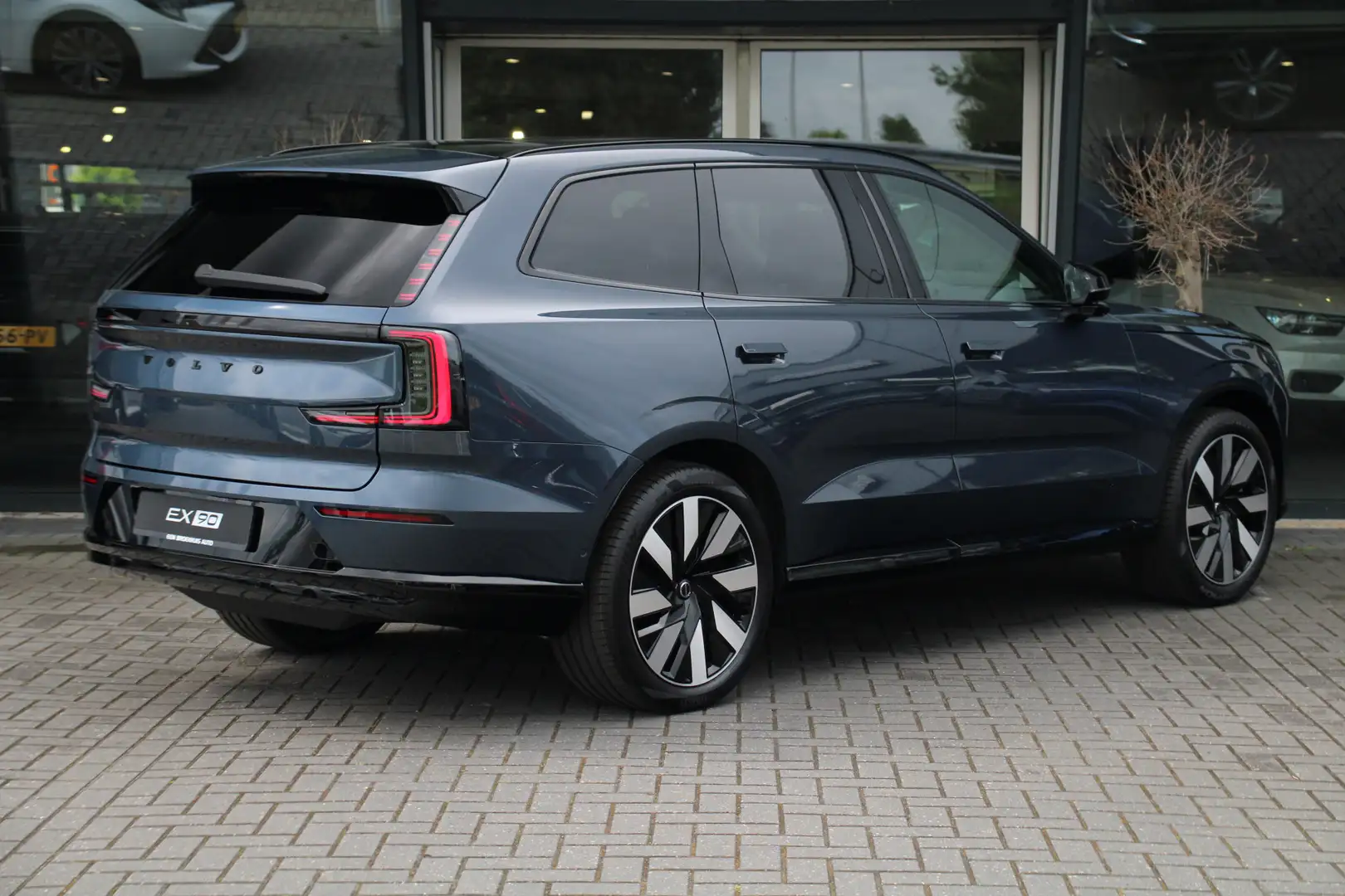 Volvo EX90 Twin Motor Plus 111 kWh | Luchtvering | 360° Camer Blauw - 2