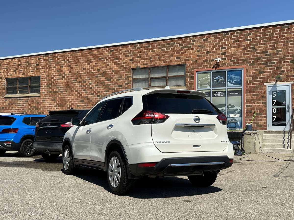 2018 Nissan Rogue SV — снимка 1