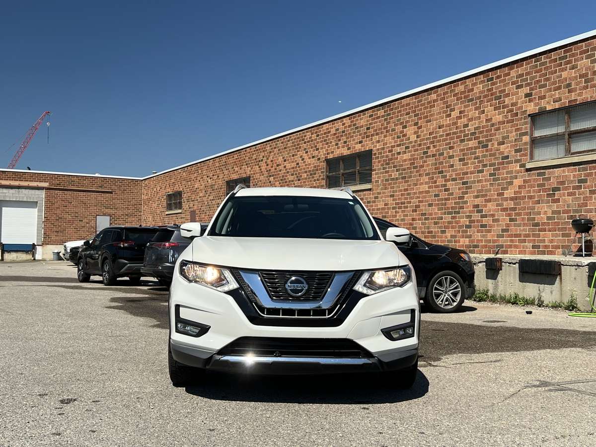 2018 Nissan Rogue SV — снимка 1