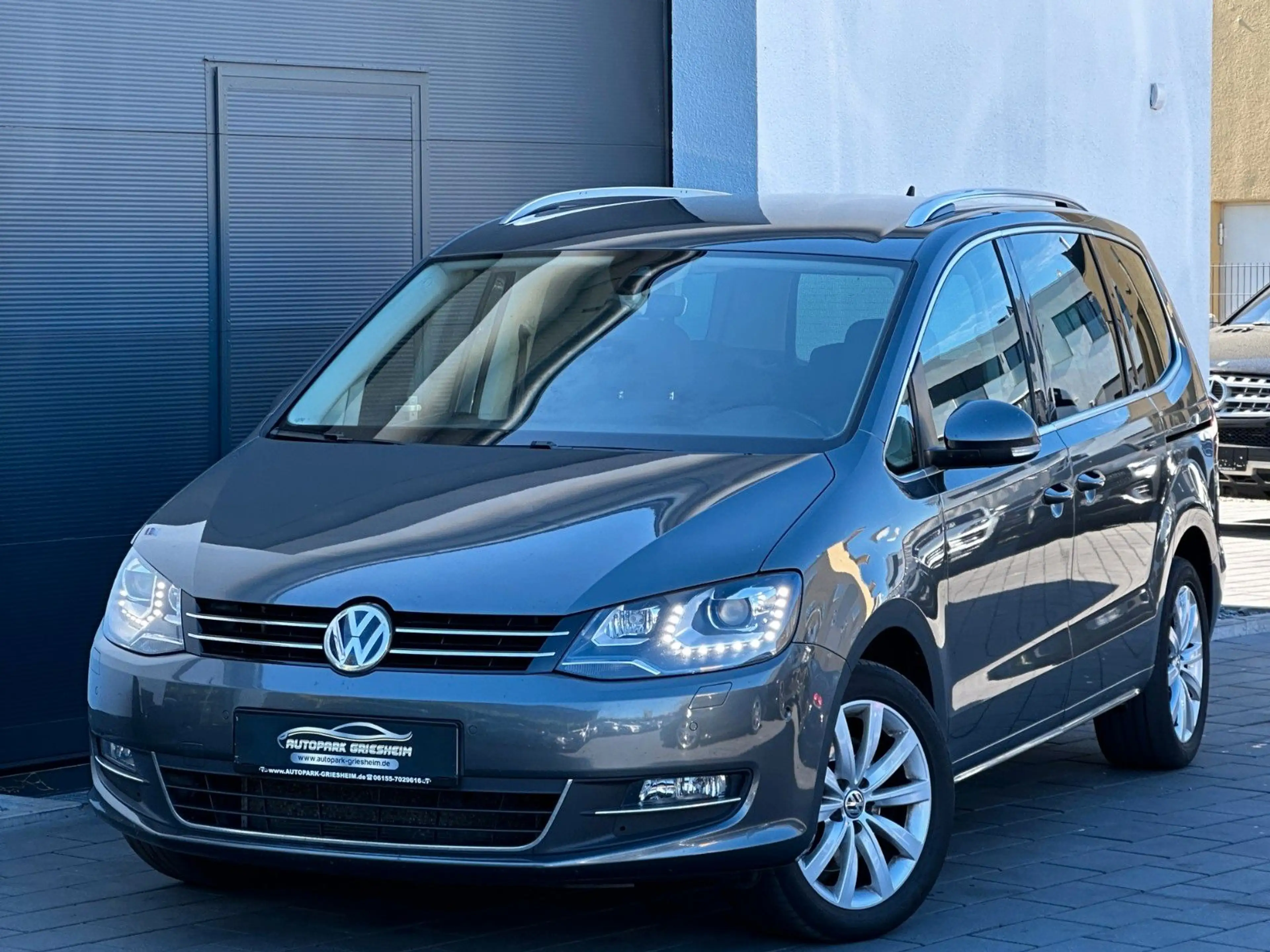 Volkswagen Sharan Highline*SHZ*NAVI*XENON*ALCANTARA*KAMERA*