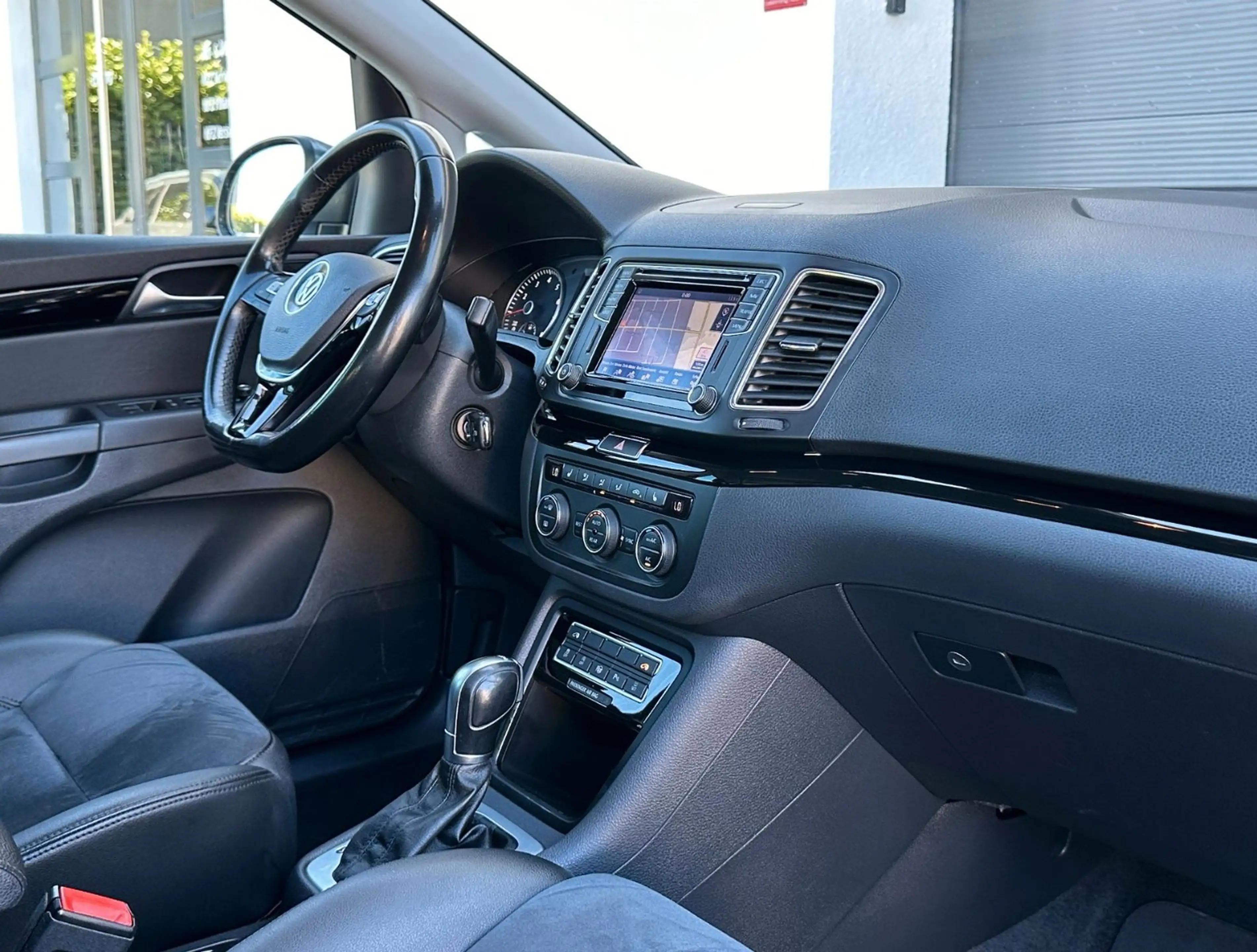 Volkswagen Sharan Highline*SHZ*NAVI*XENON*ALCANTARA*KAMERA* — photo 12