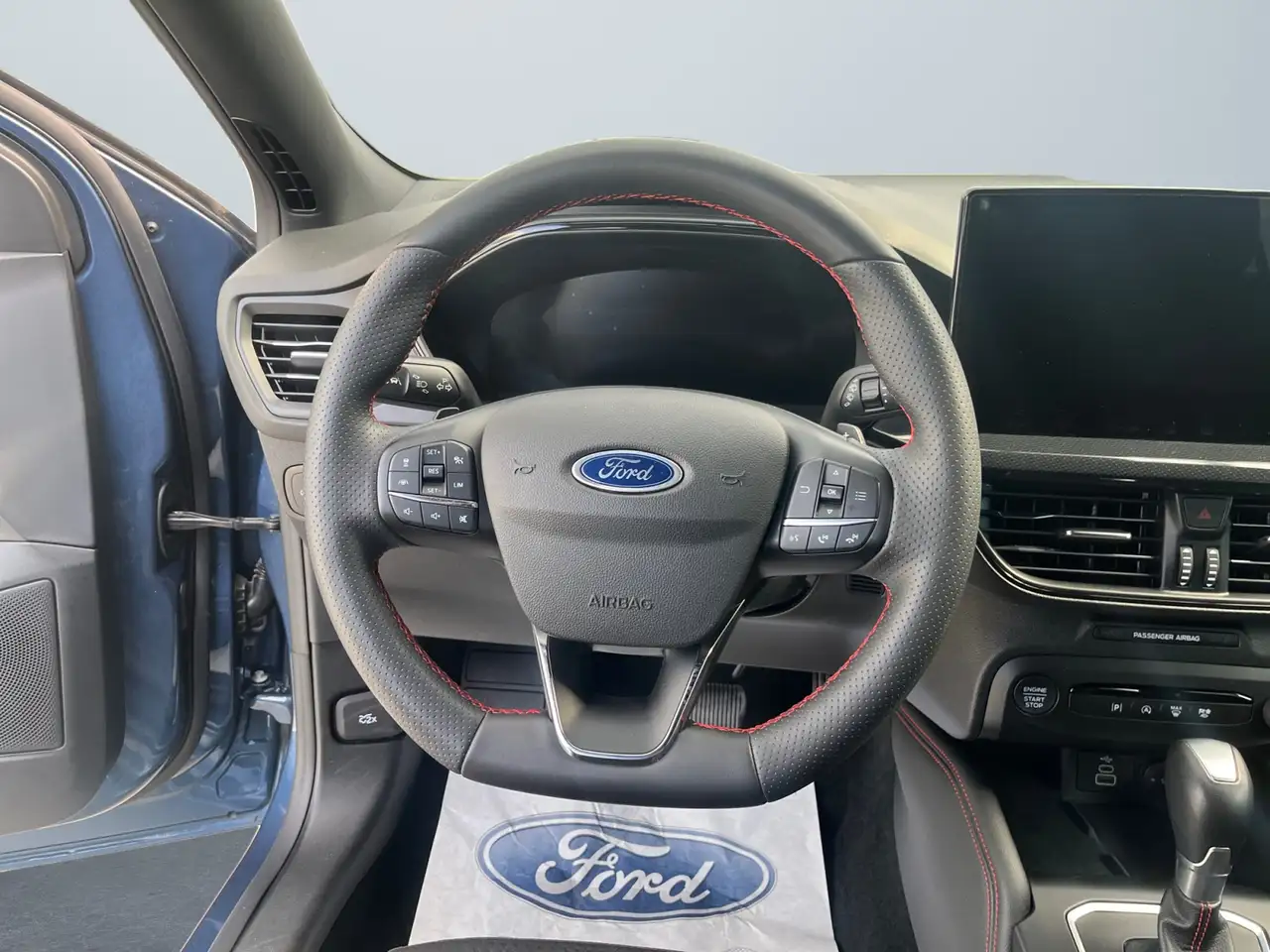 Ford Focus V 2022 SW Focus SW 1.0 ecoboost h ST-Line X 125c, миниатюра 14
