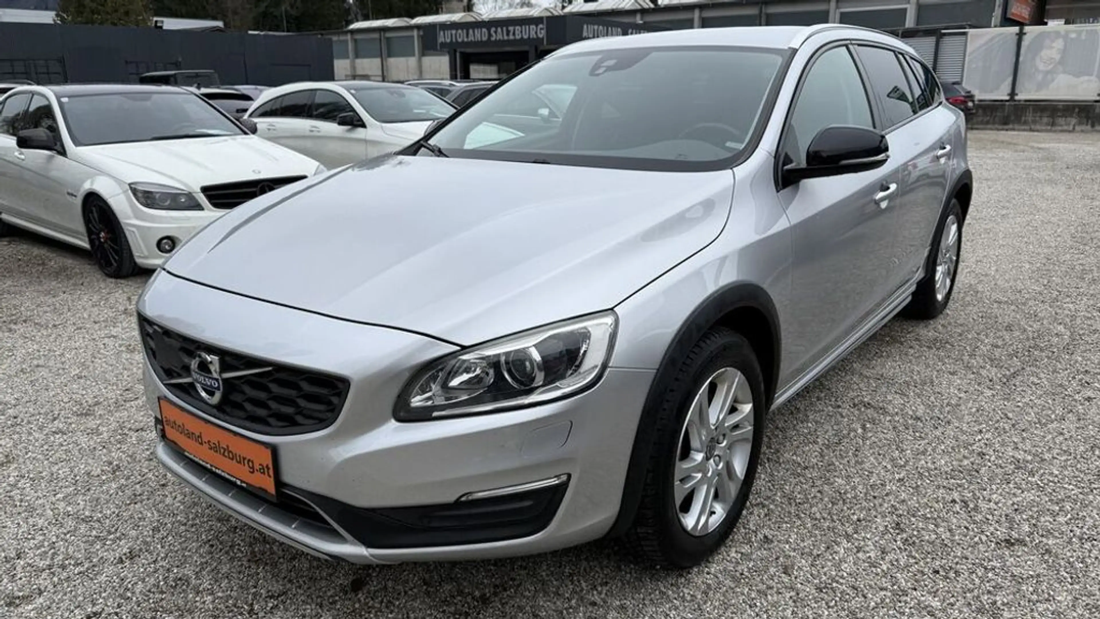 Volvo V60 Cross Country Kinetic Service ZR NEU! AHK — photo 9