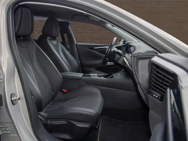 DS Automobiles DS 4 Crossback view 8