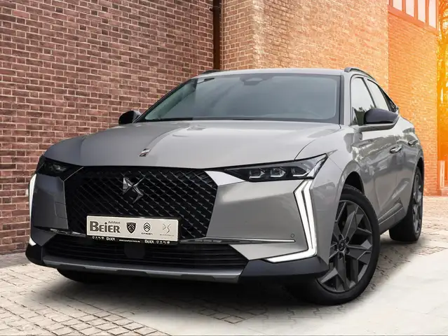 DS Automobiles DS 4 Crossback view 2