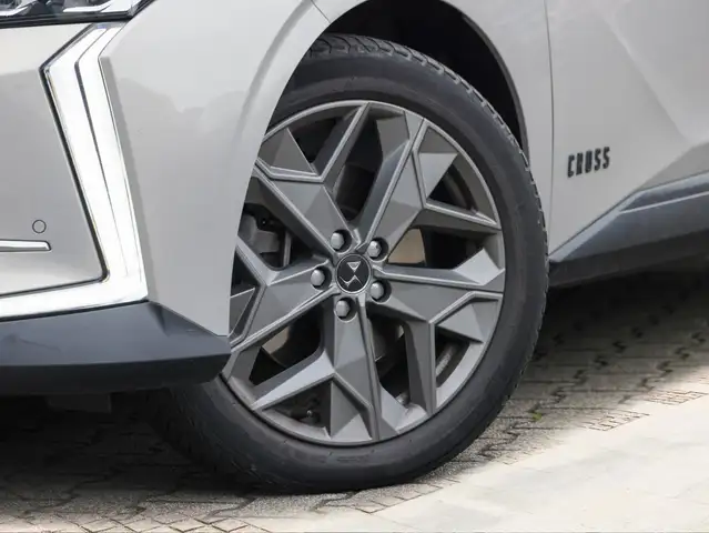 DS Automobiles DS 4 Crossback view 6