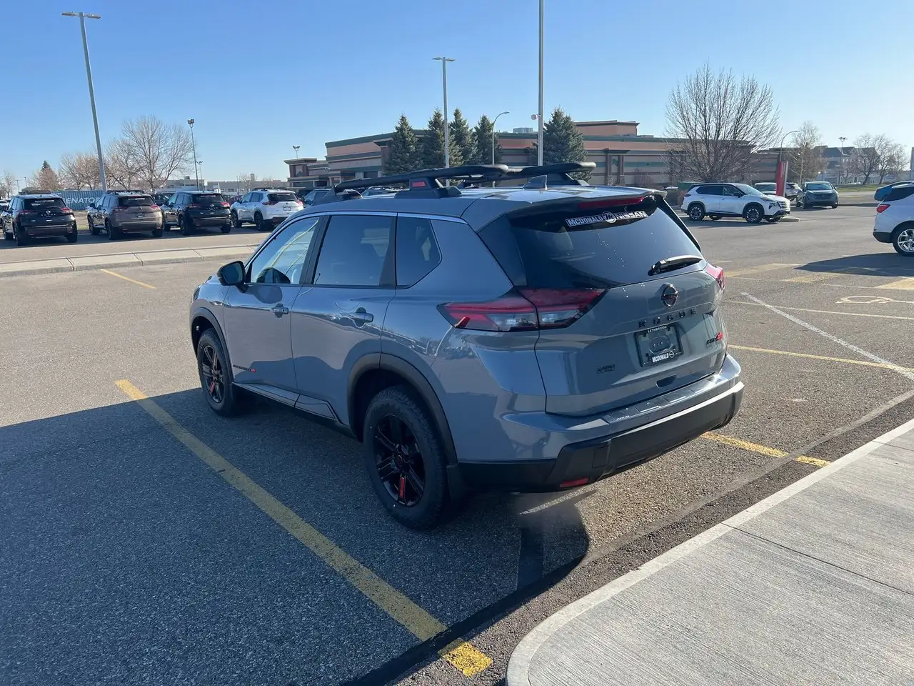 Nissan Rogue снимка Nissan Rogue